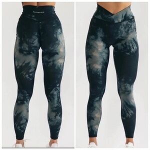 XS surface leggings alphalete